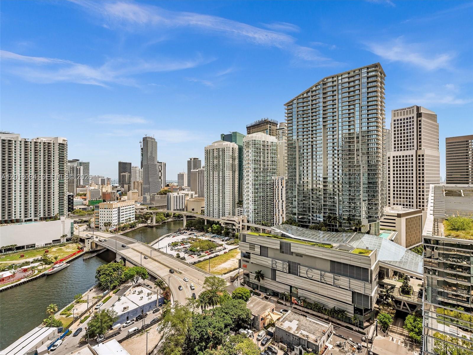 88 SW 7th St #2011, Miami FL 33130