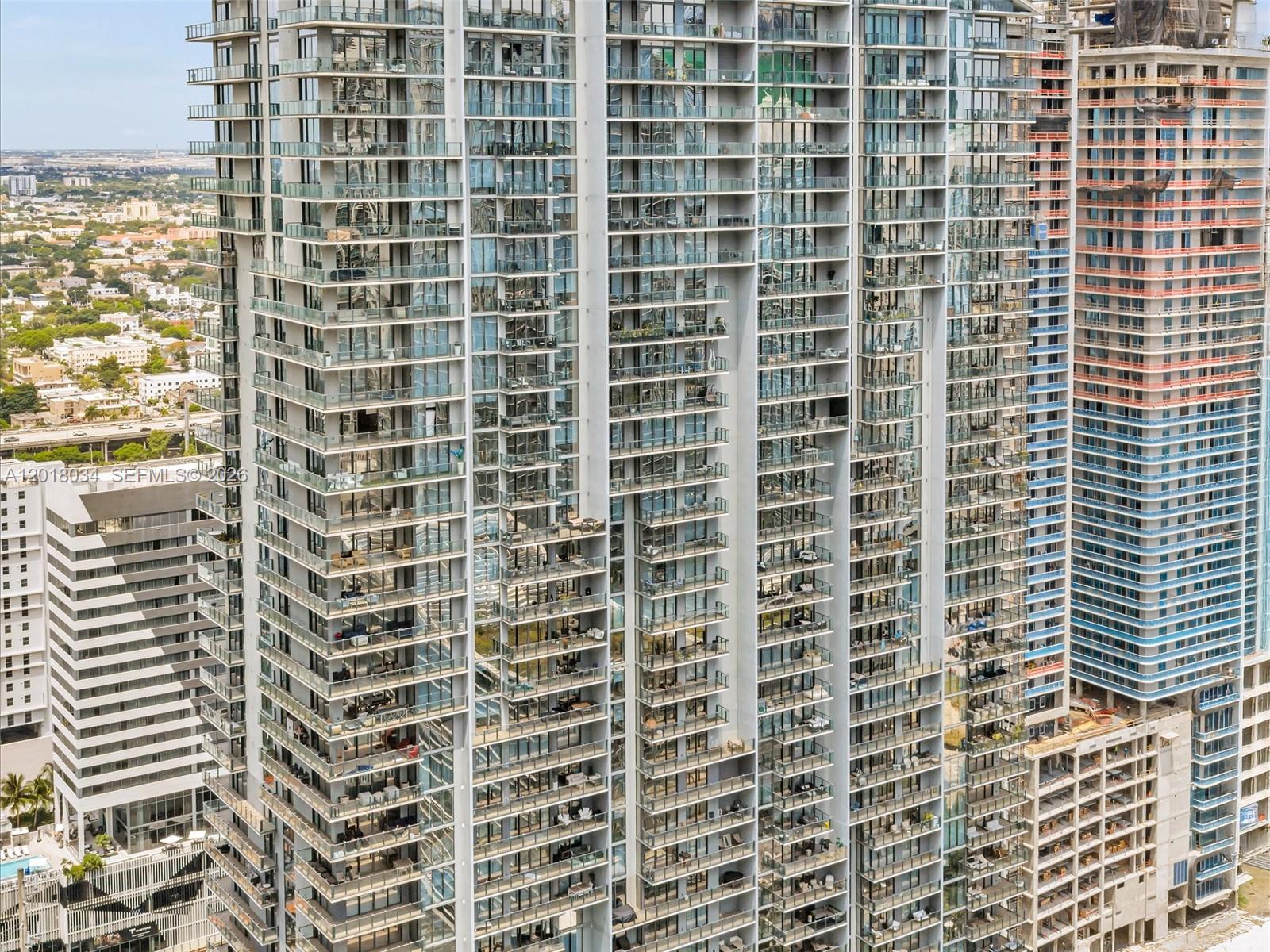 88 SW 7th St #2011, Miami FL 33130