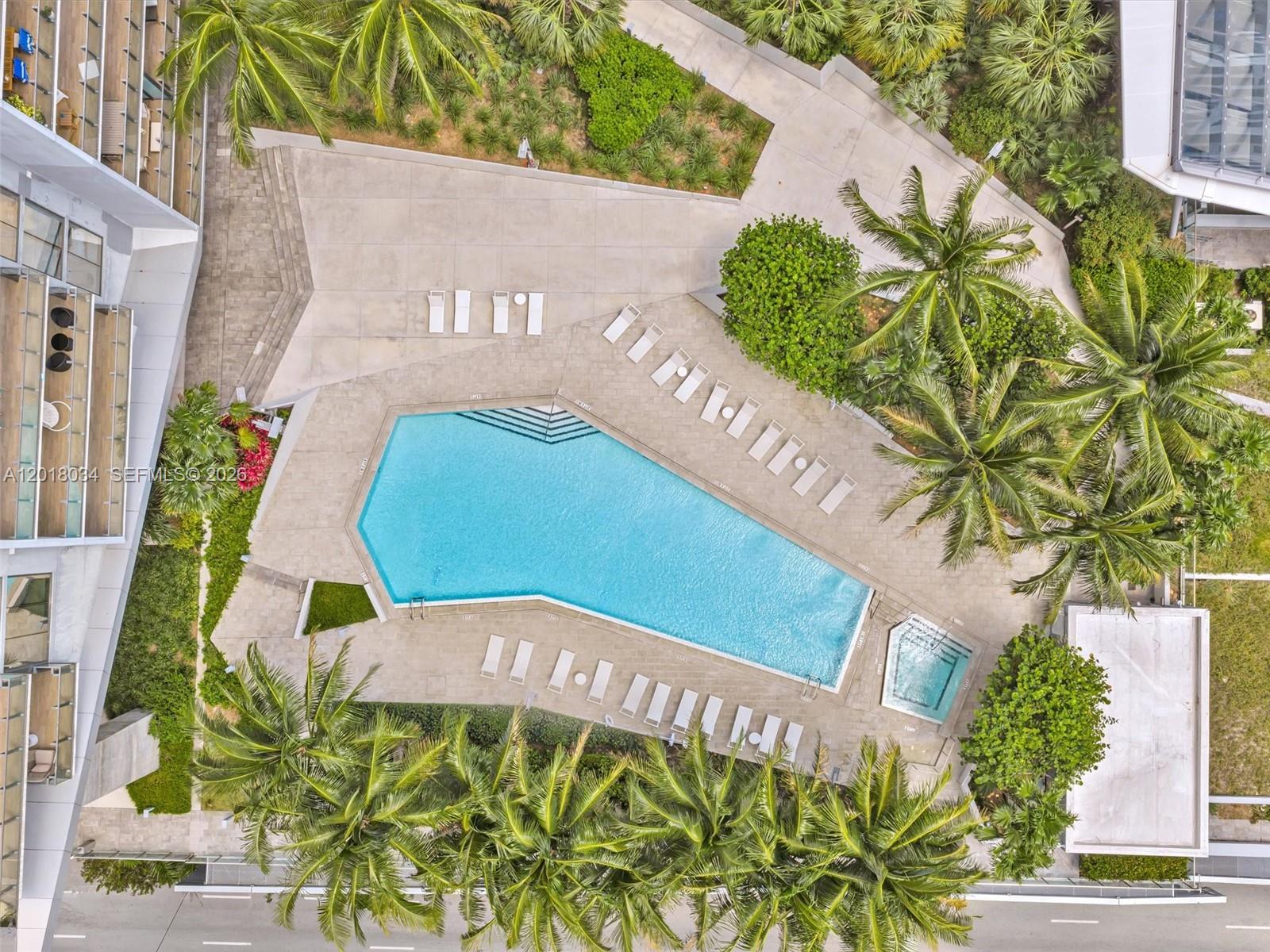 88 SW 7th St #2011, Miami FL 33130