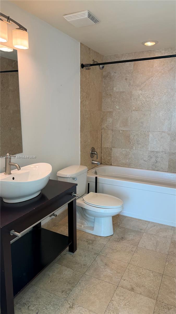 350 S Miami Ave #3814, Miami FL 33130
