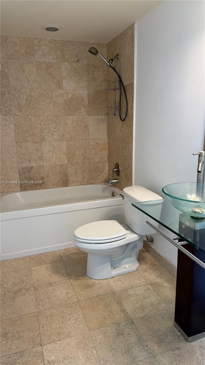 350 S Miami Ave #3814, Miami FL 33130