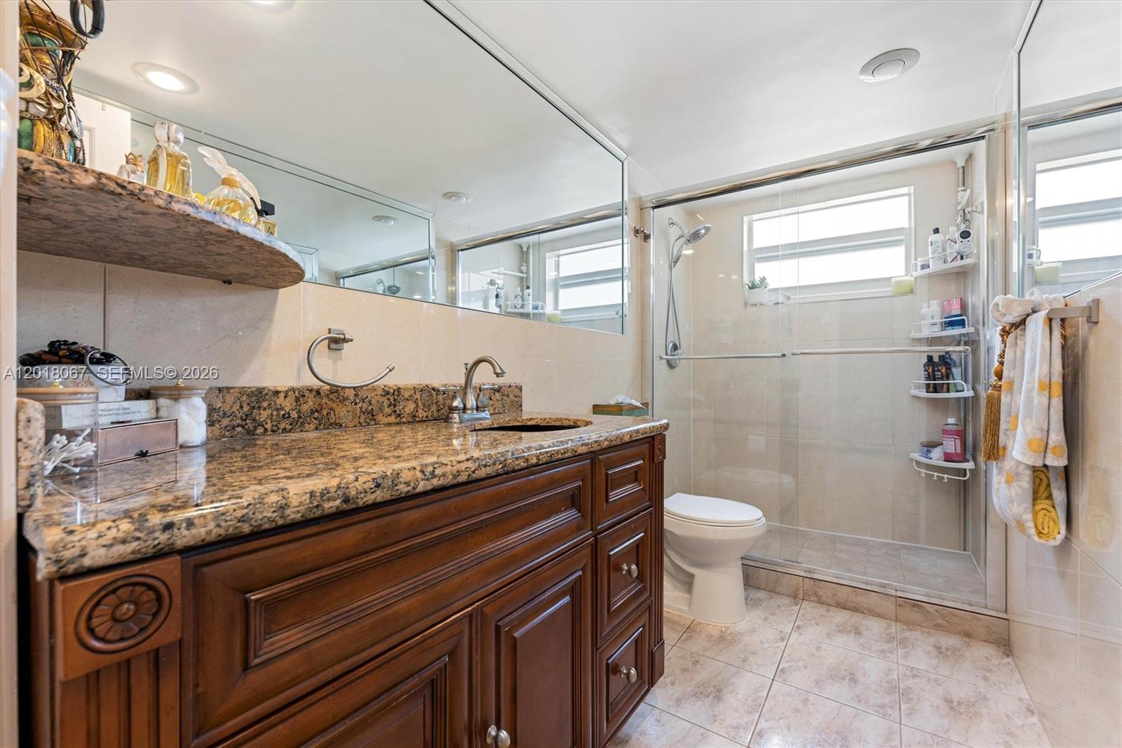 121 Golden Isles Dr #707, Hallandale Beach FL 33009