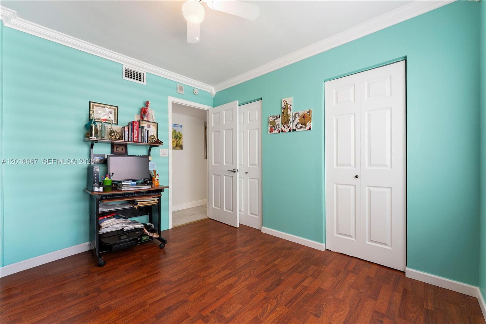 121 Golden Isles Dr #707, Hallandale Beach FL 33009