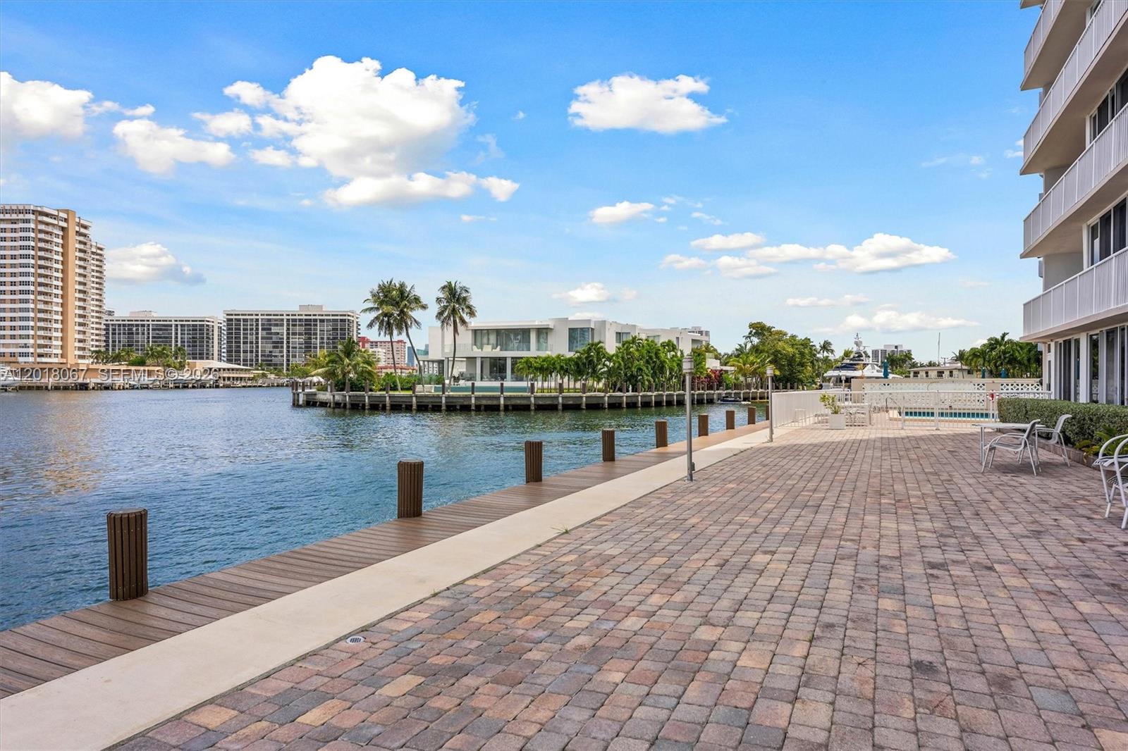 121 Golden Isles Dr #707, Hallandale Beach FL 33009