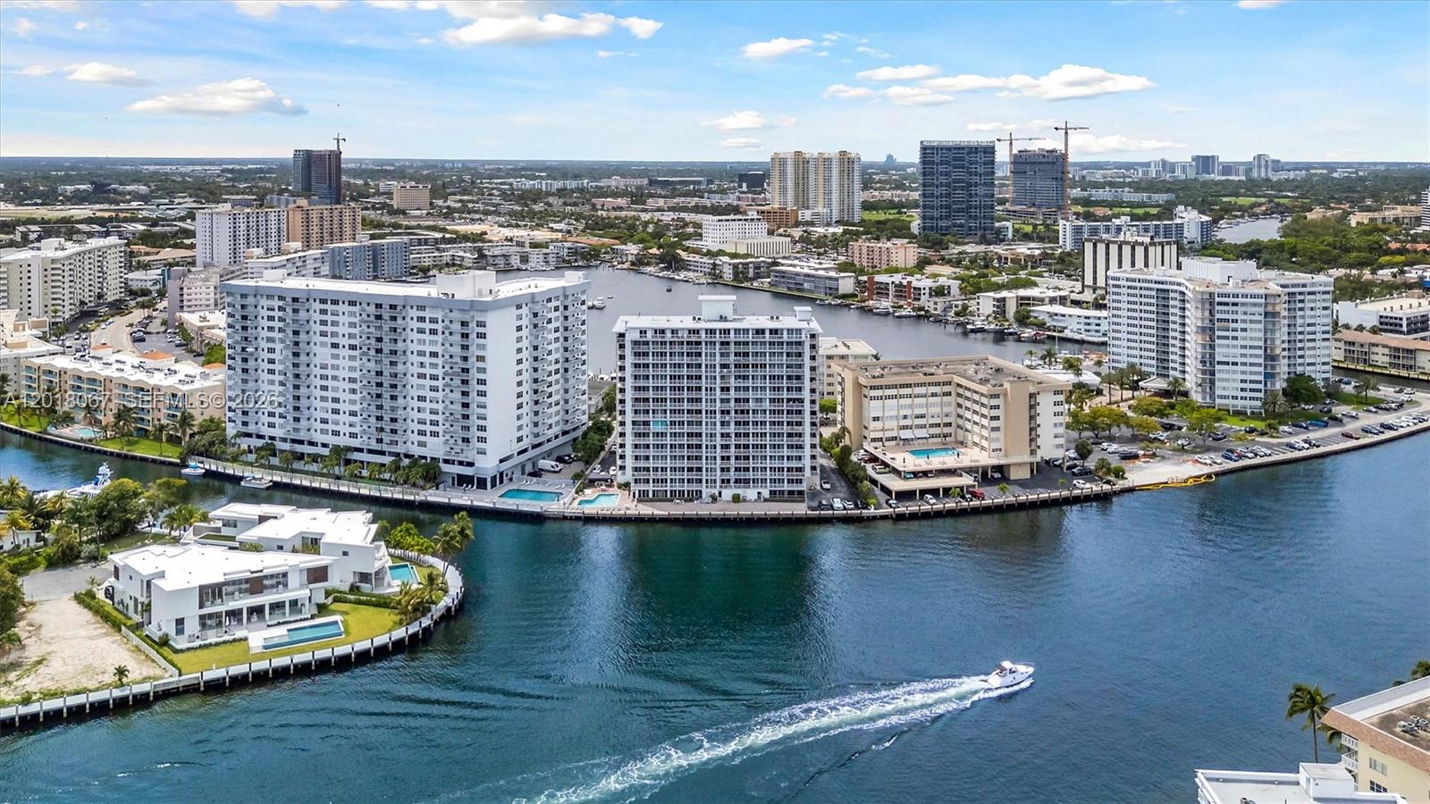 121 Golden Isles Dr #707, Hallandale Beach FL 33009