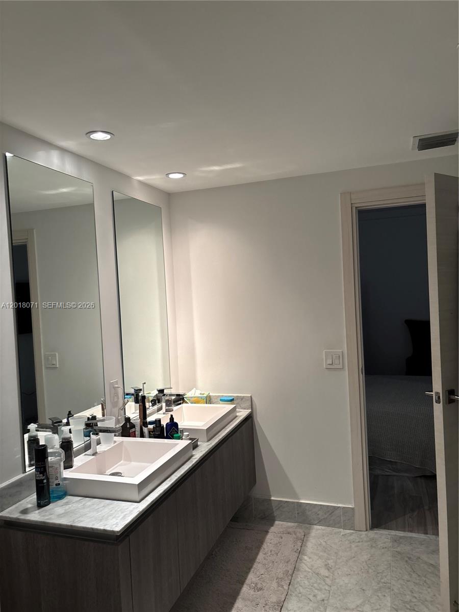 801 S Miami Ave #2406, Miami FL 33130