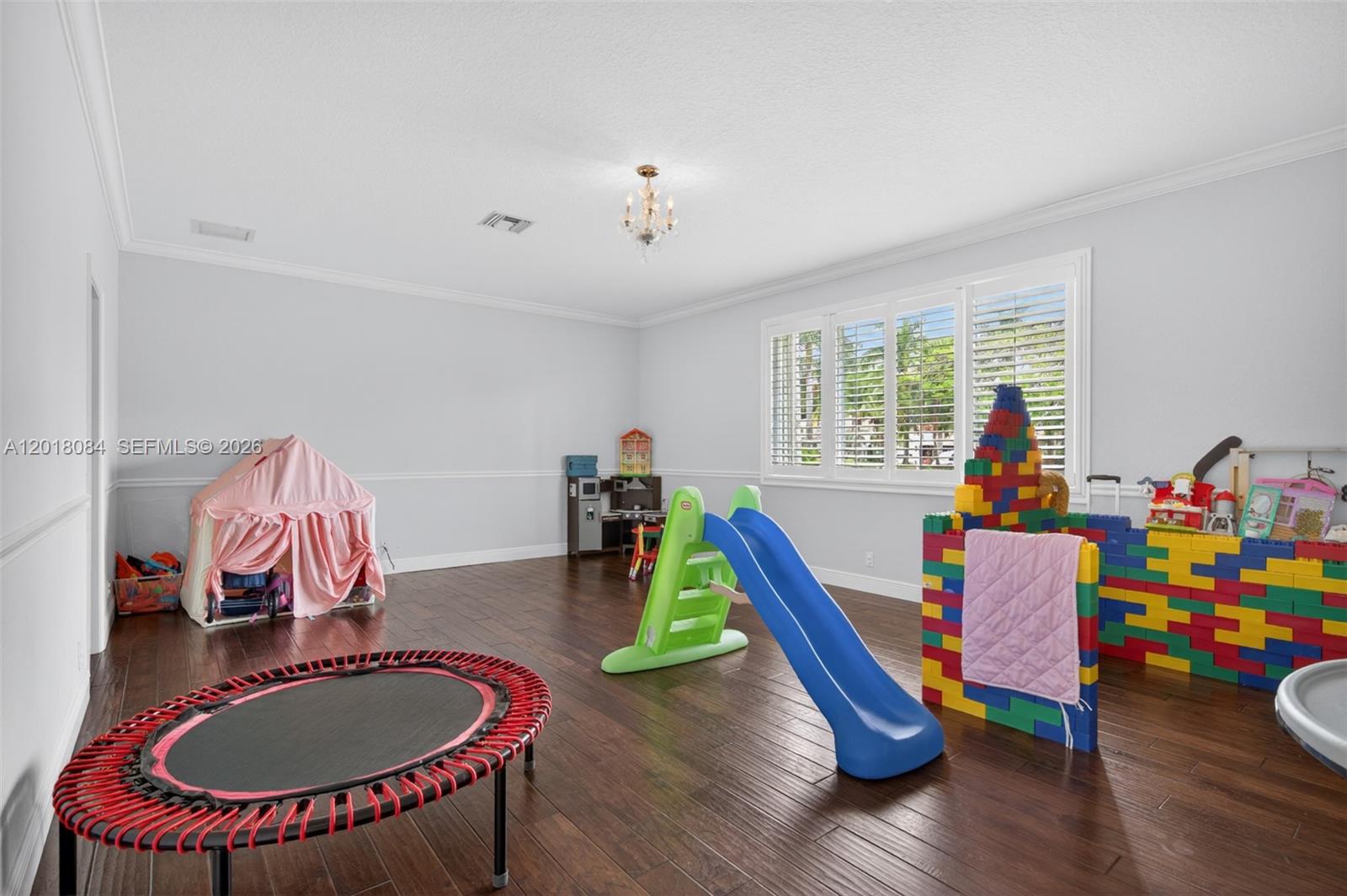 2538 Montclaire Ct, Weston FL 33327
