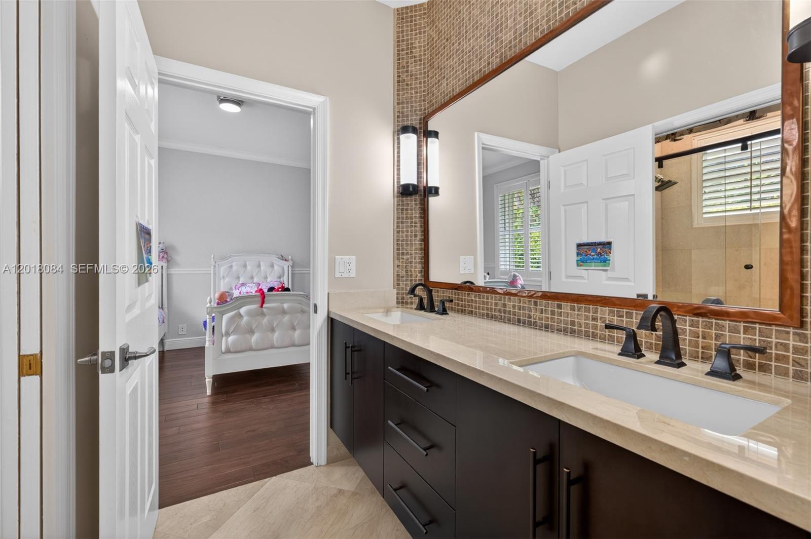 2538 Montclaire Ct, Weston FL 33327