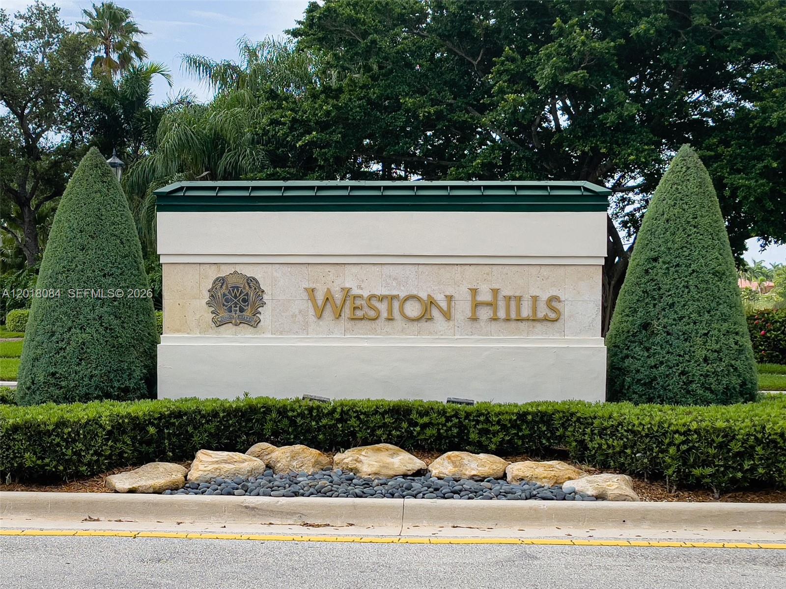 2538 Montclaire Ct, Weston FL 33327