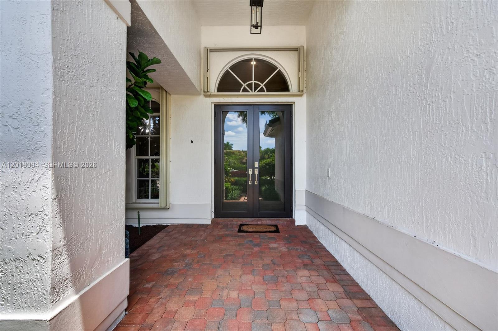2538 Montclaire Ct, Weston FL 33327