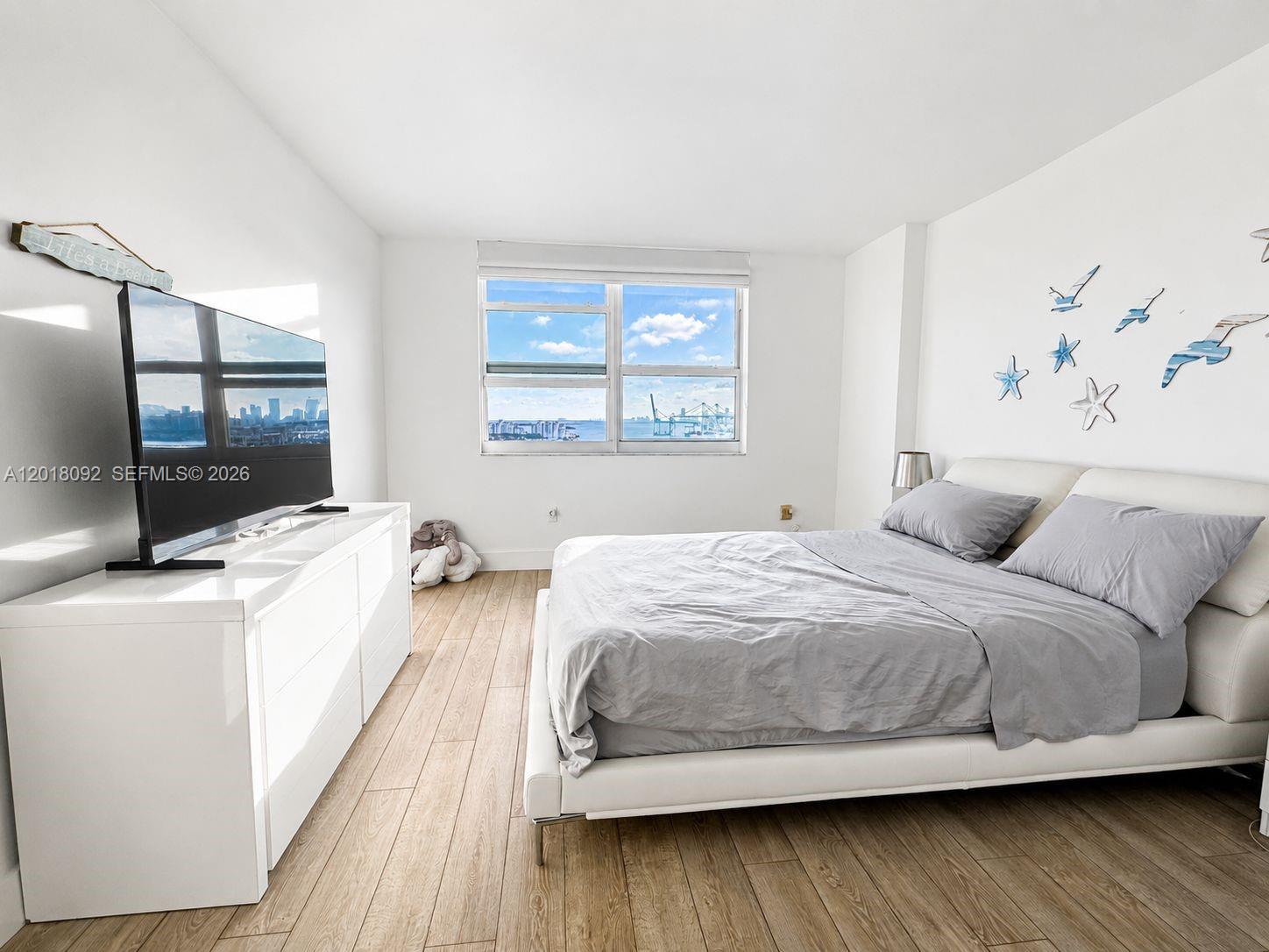 90 Alton Rd #1804, Miami Beach FL 33139