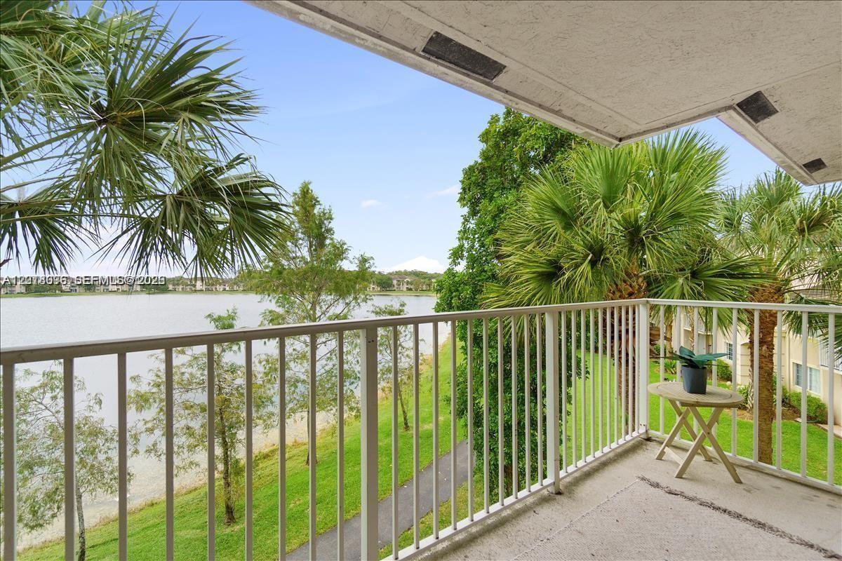 5065 Wiles Rd #308, Coconut Creek FL 33073