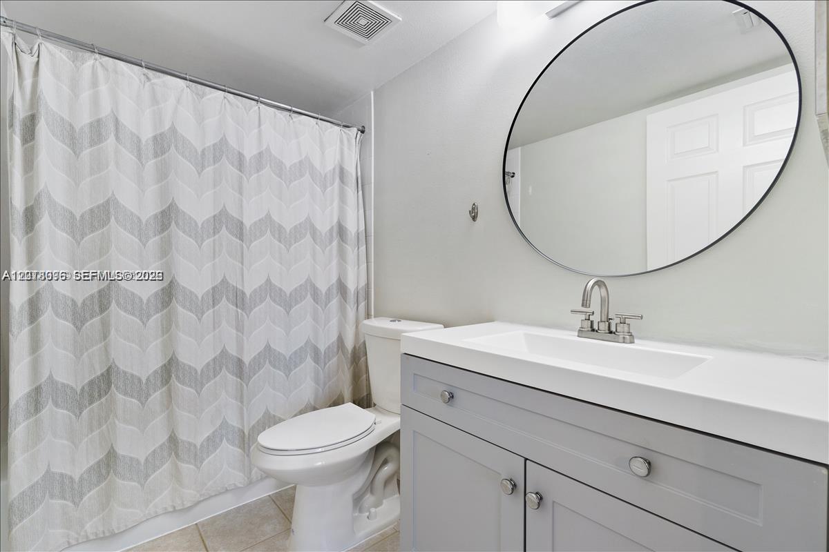 5065 Wiles Rd #308, Coconut Creek FL 33073