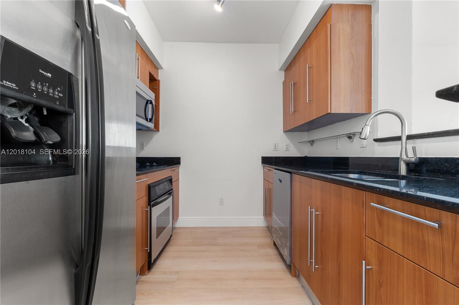 325 S Biscayne #1718, Miami FL 33131