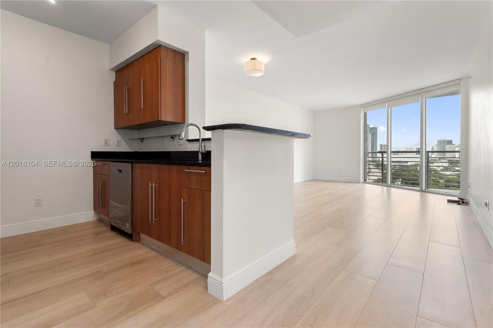 325 S Biscayne #1718, Miami FL 33131
