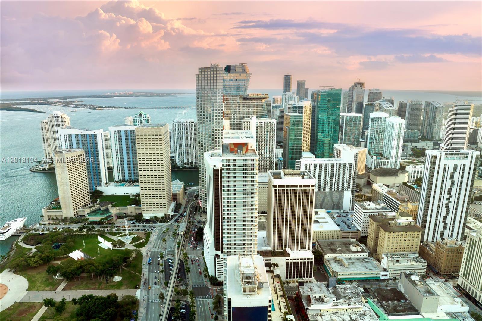 325 S Biscayne #1718, Miami FL 33131