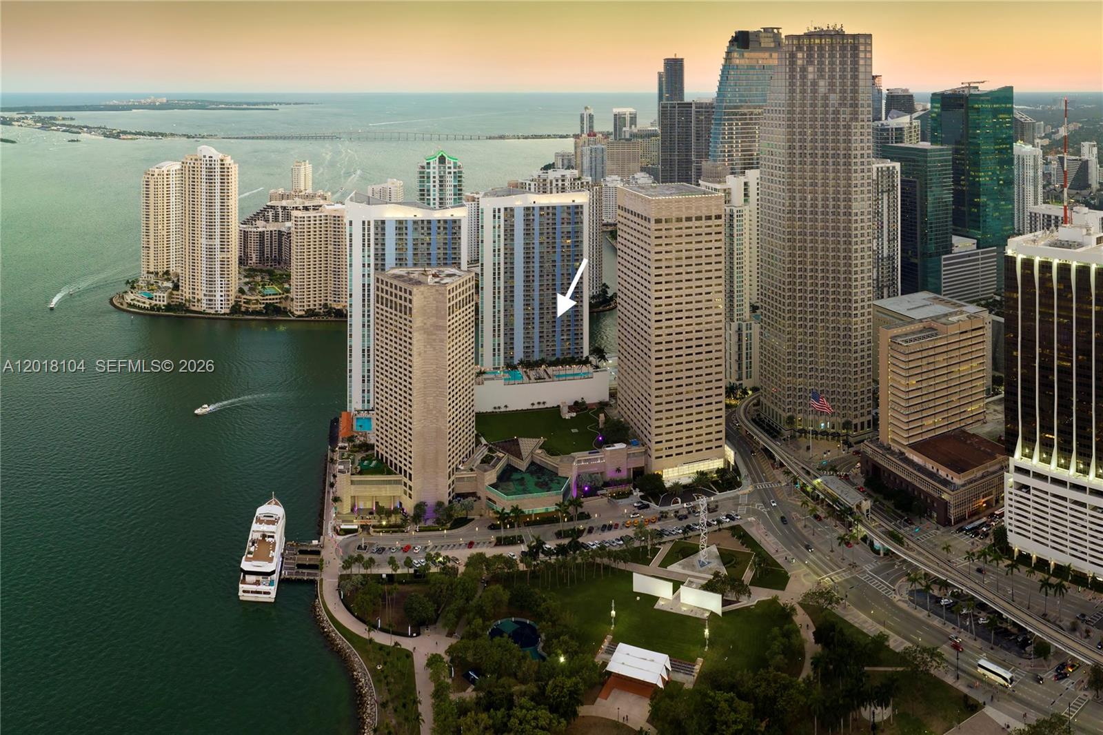 325 S Biscayne #1718, Miami FL 33131
