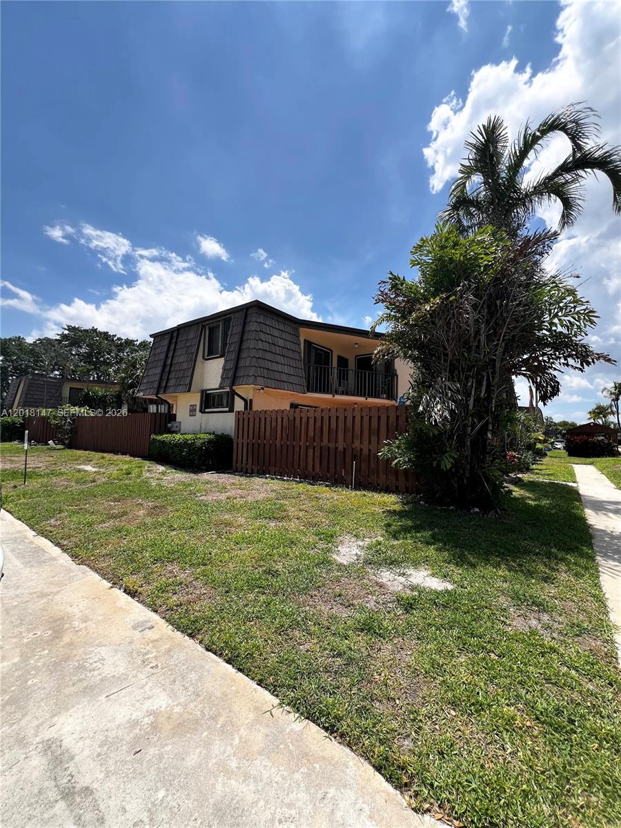 192 Springdale Cir #192, Palm Springs FL 33461