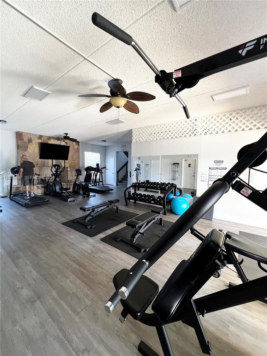 192 Springdale Cir #192, Palm Springs FL 33461