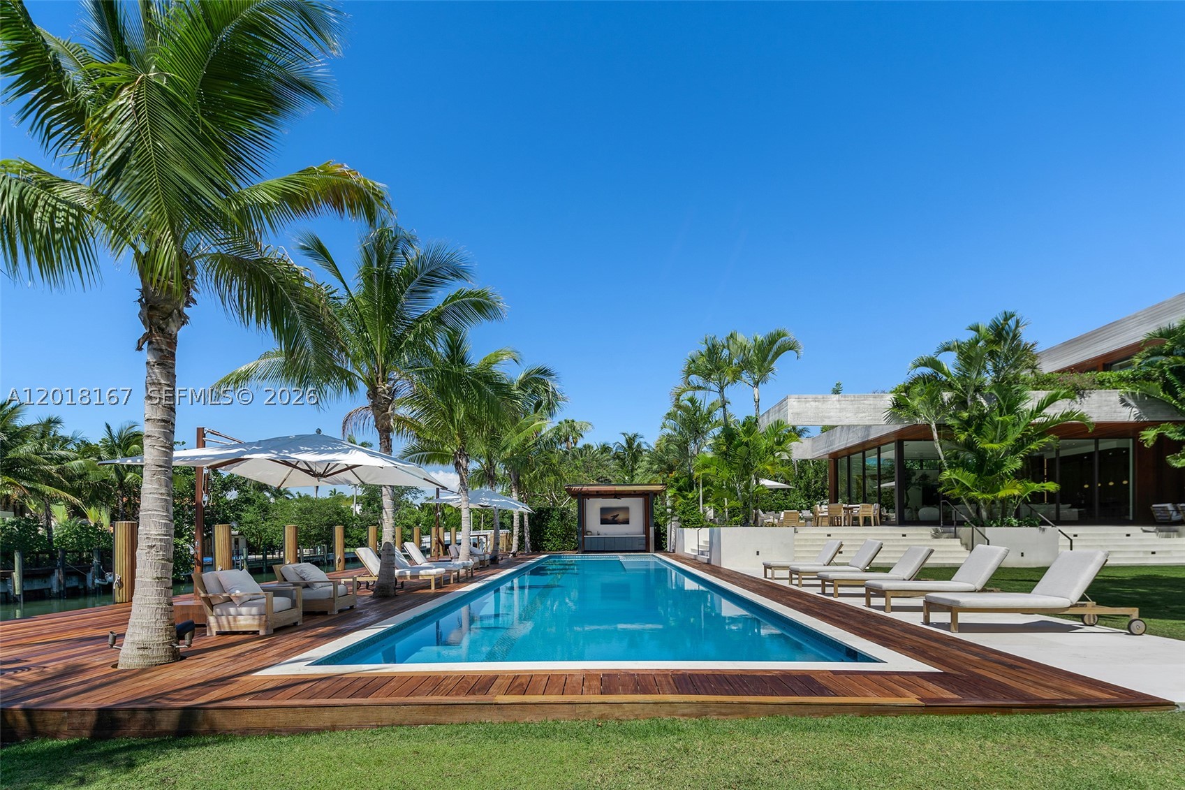 1420 W 23rd St, Miami Beach FL 33140