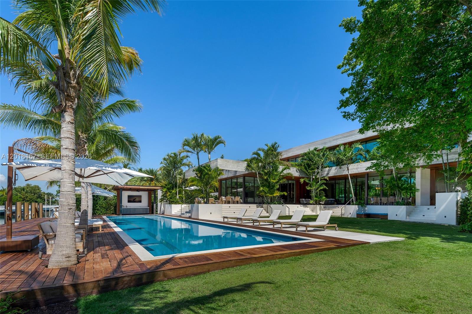 1420 W 23rd St, Miami Beach FL 33140