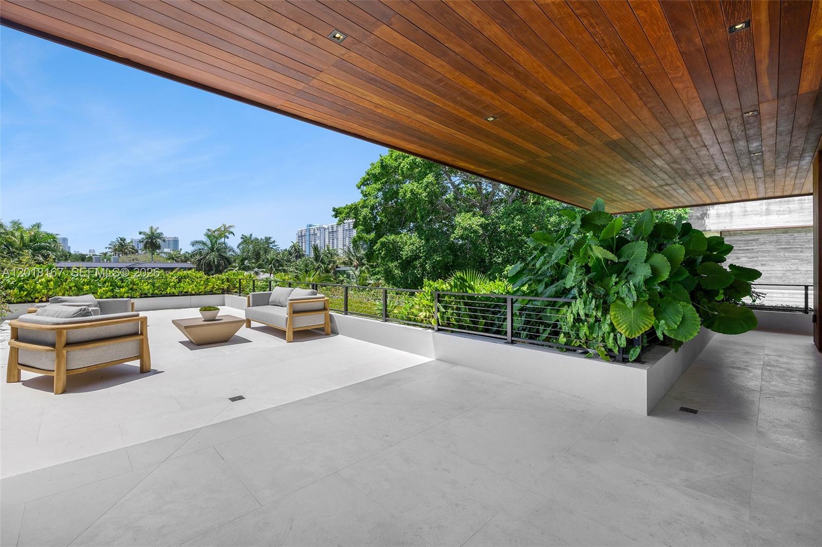 1420 W 23rd St, Miami Beach FL 33140