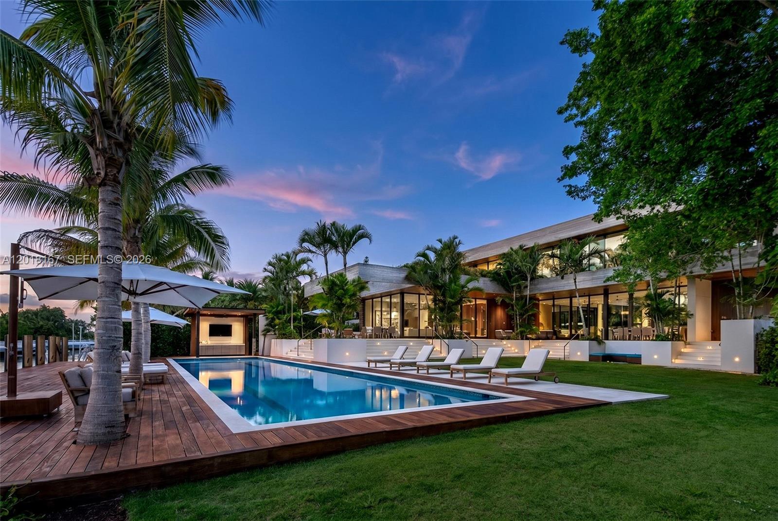 1420 W 23rd St, Miami Beach FL 33140