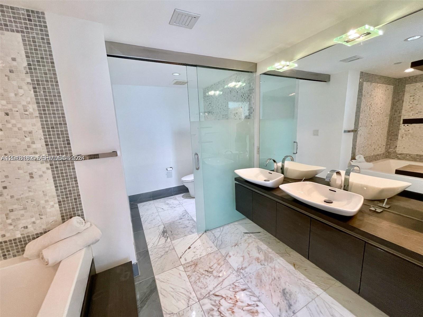 200 Biscayne Boulevard Way #3110, Miami FL 33131