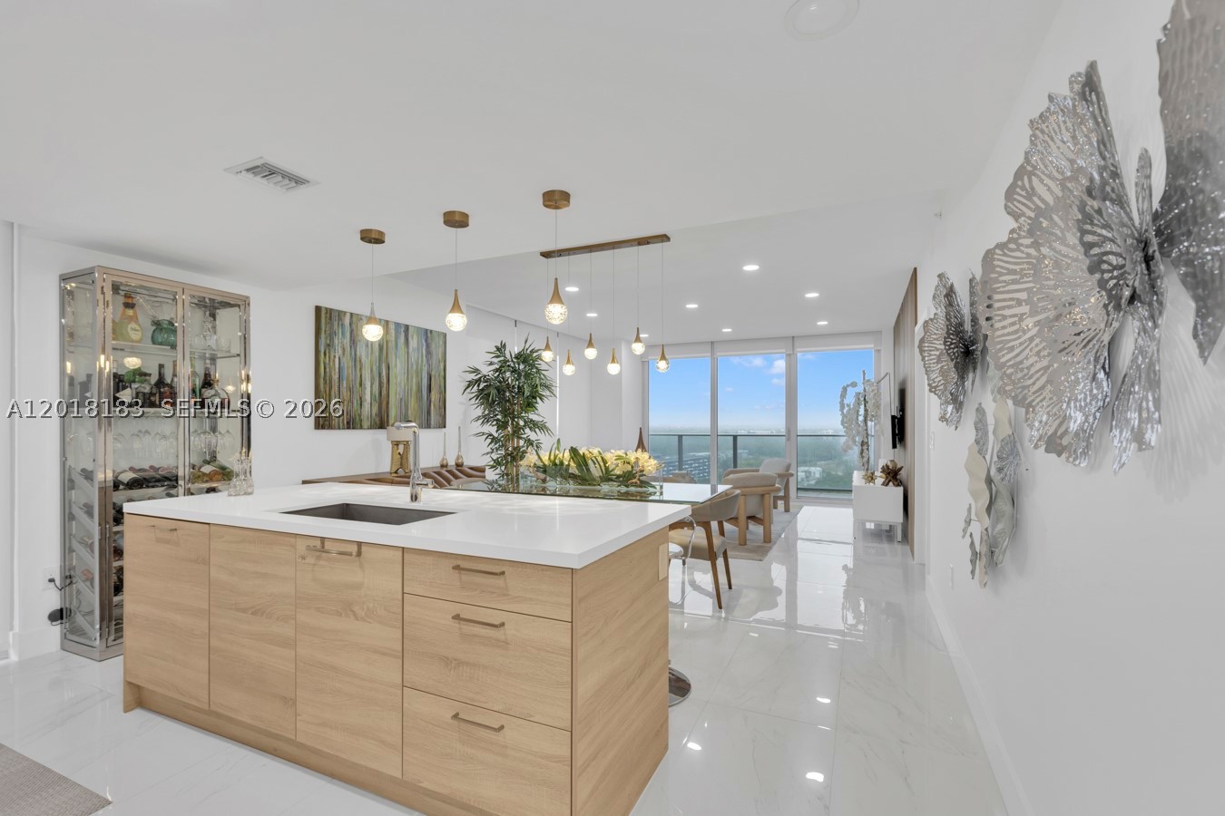 16385 Biscayne Blvd #2101, North Miami Beach FL 33160