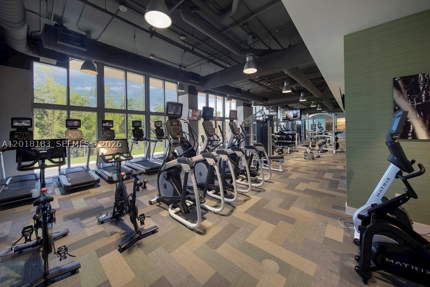 16385 Biscayne Blvd #2101, North Miami Beach FL 33160