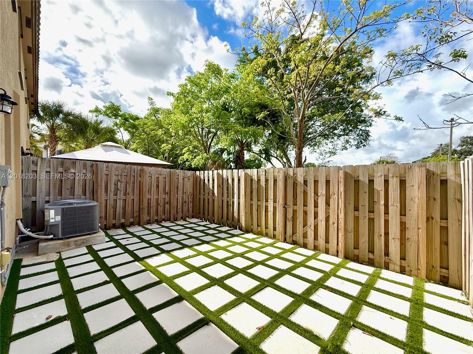5408 SW 14th Ct, North Lauderdale FL 33068