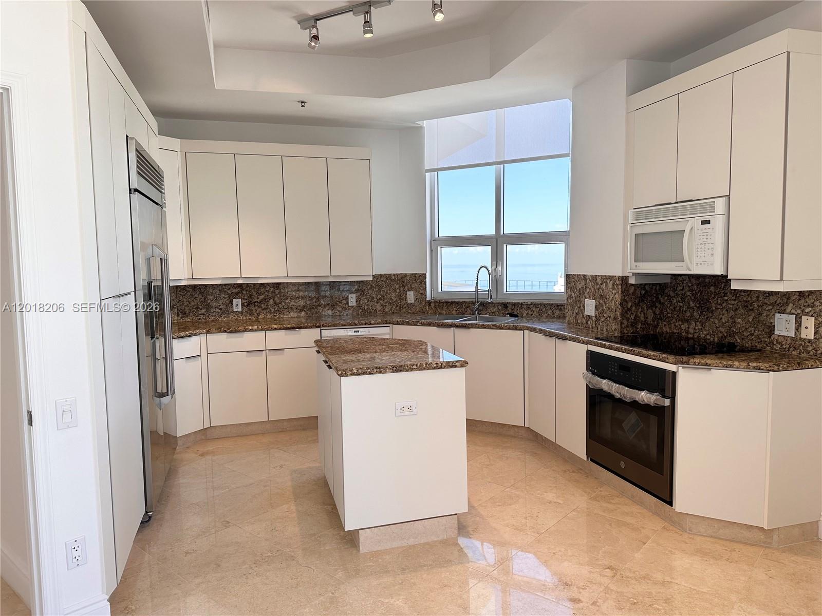 808 Brickell Key Dr #3608, Miami FL 33131