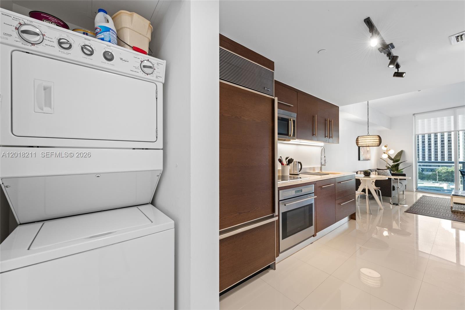 465 Brickell Ave #904, Miami FL 33131