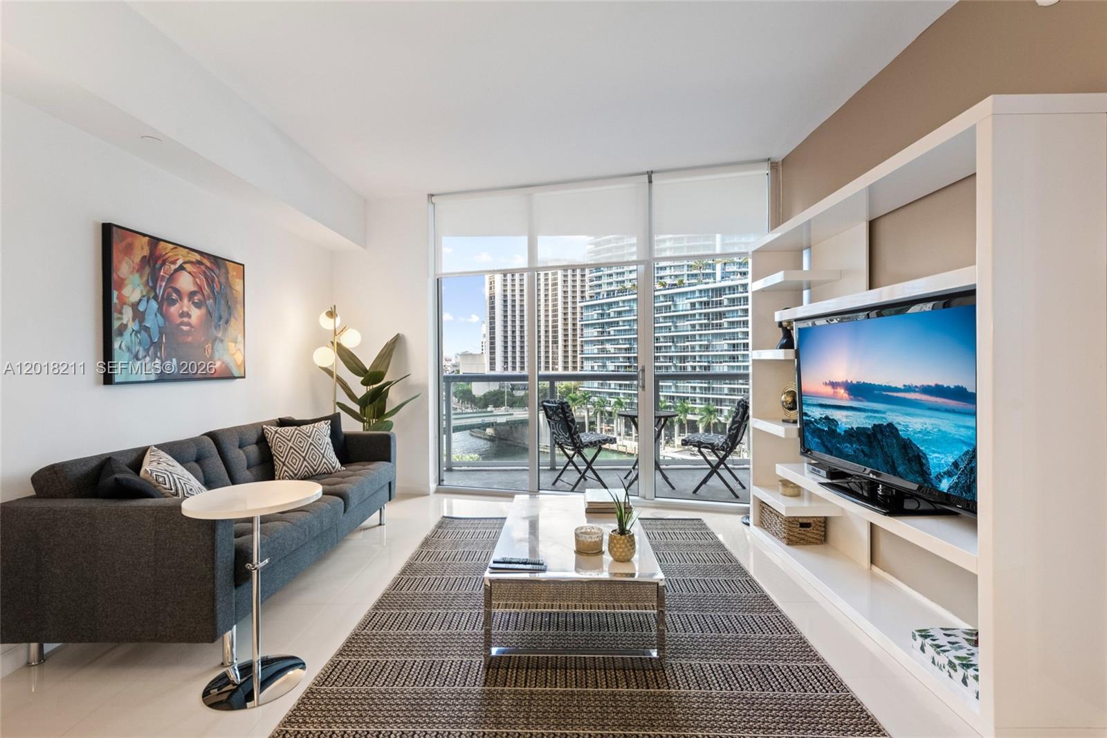 465 Brickell Ave #904, Miami FL 33131