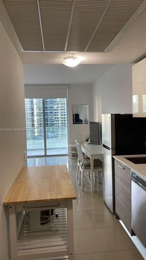 1300 Brickell Bay Dr #2000, Miami FL 33131
