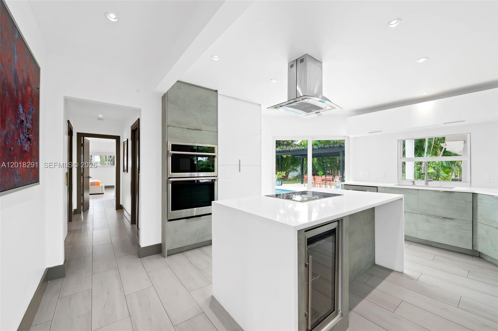 2711 Mayan Dr, Fort Lauderdale FL 33316