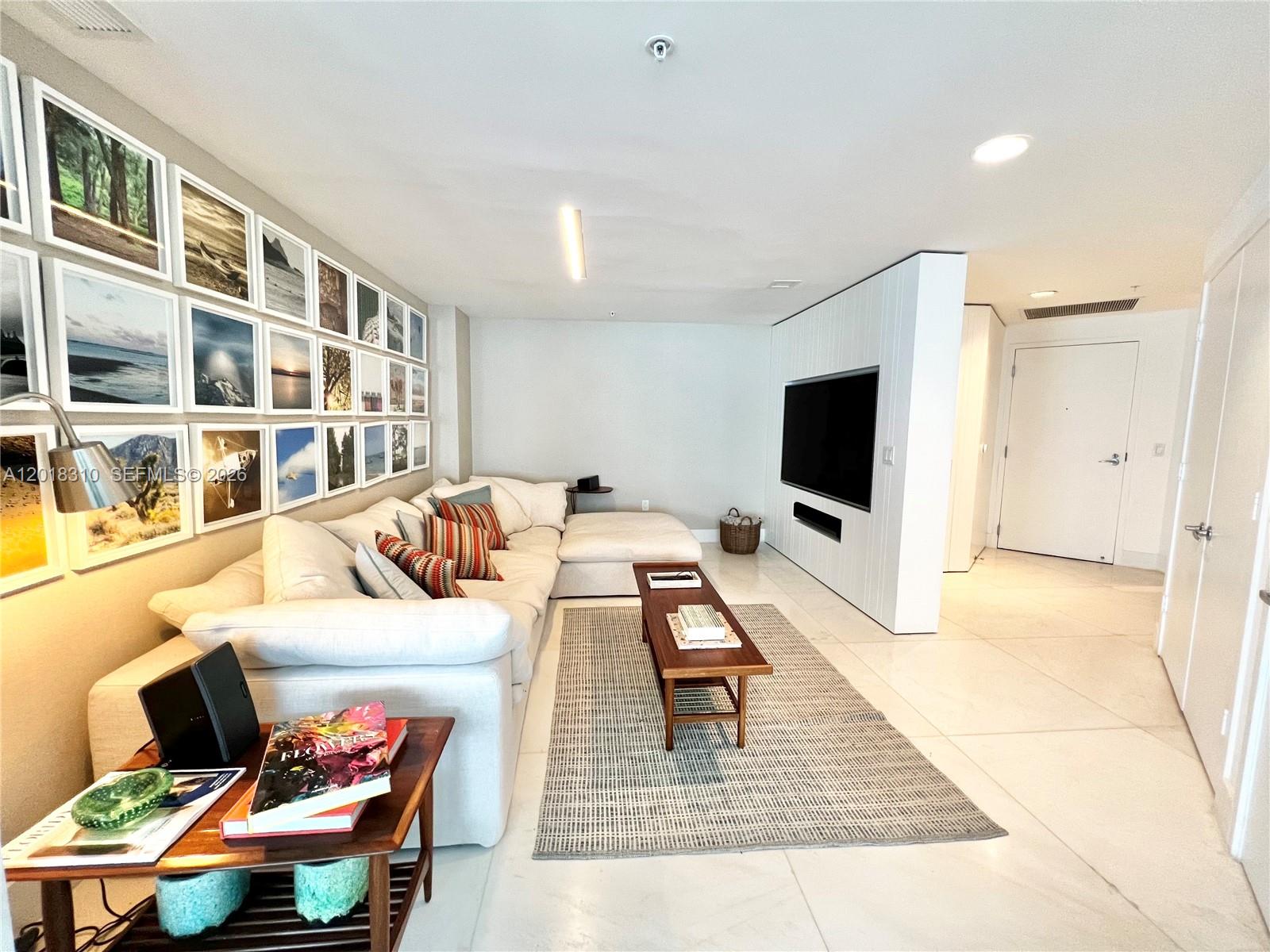 17111 Biscayne Blvd #1102, North Miami Beach FL 33160