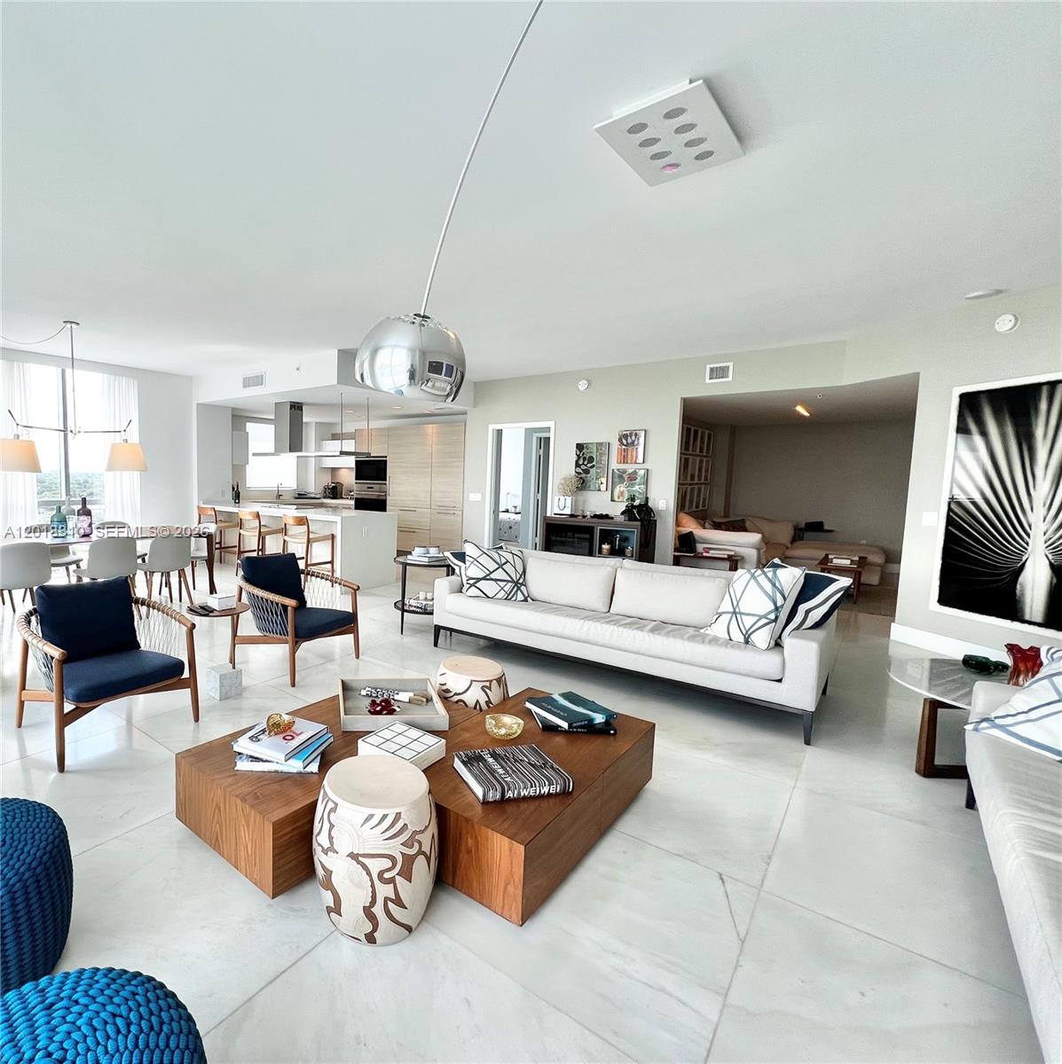 17111 Biscayne Blvd #1102, North Miami Beach FL 33160