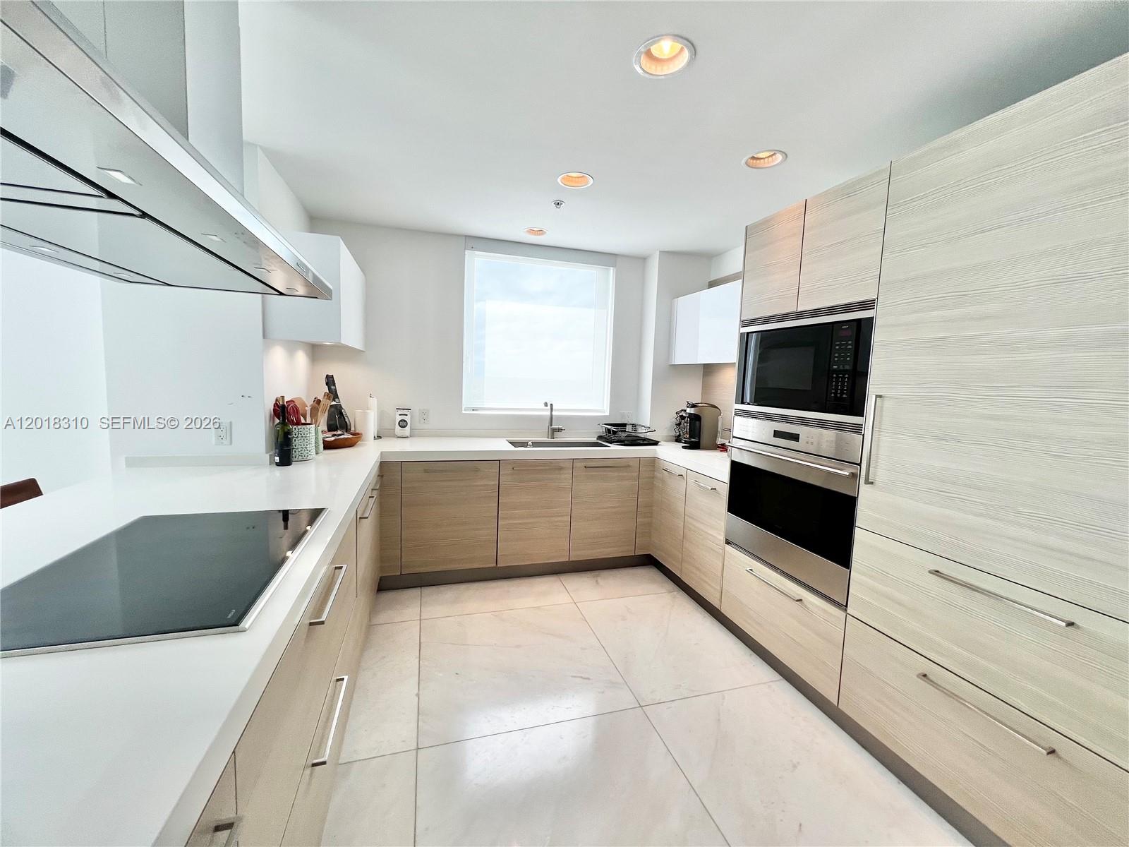 17111 Biscayne Blvd #1102, North Miami Beach FL 33160