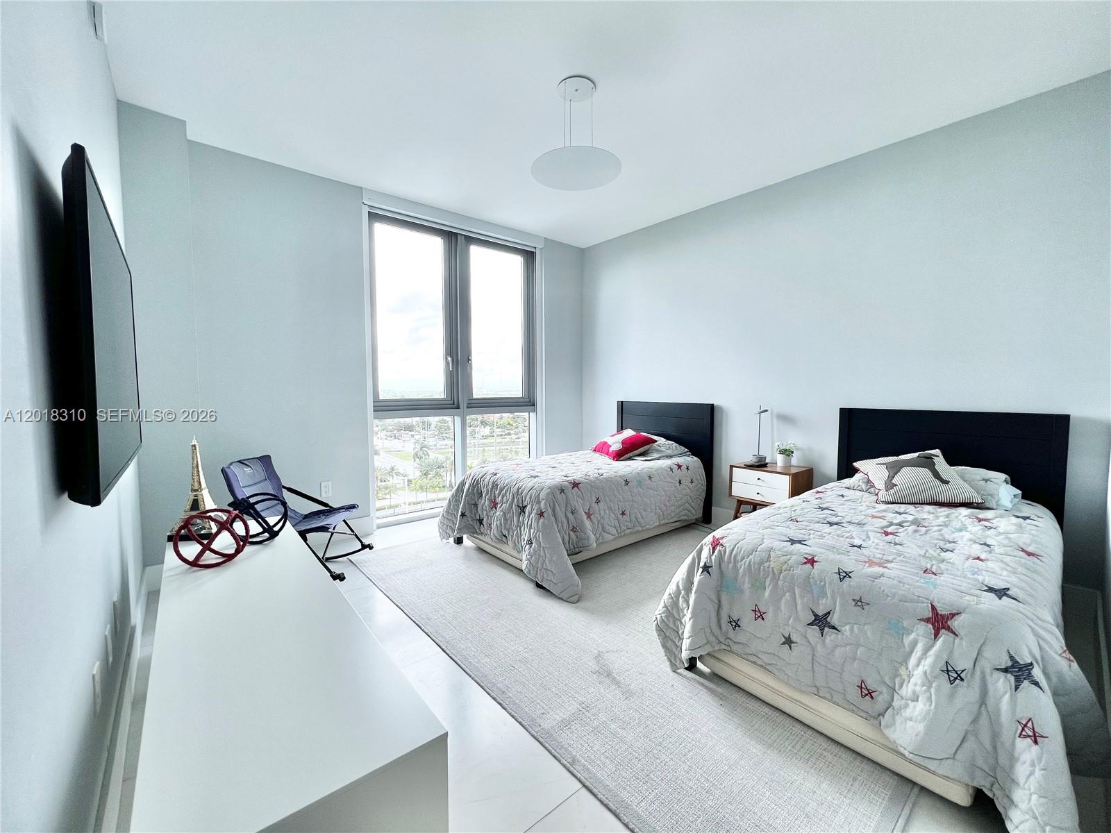 17111 Biscayne Blvd #1102, North Miami Beach FL 33160