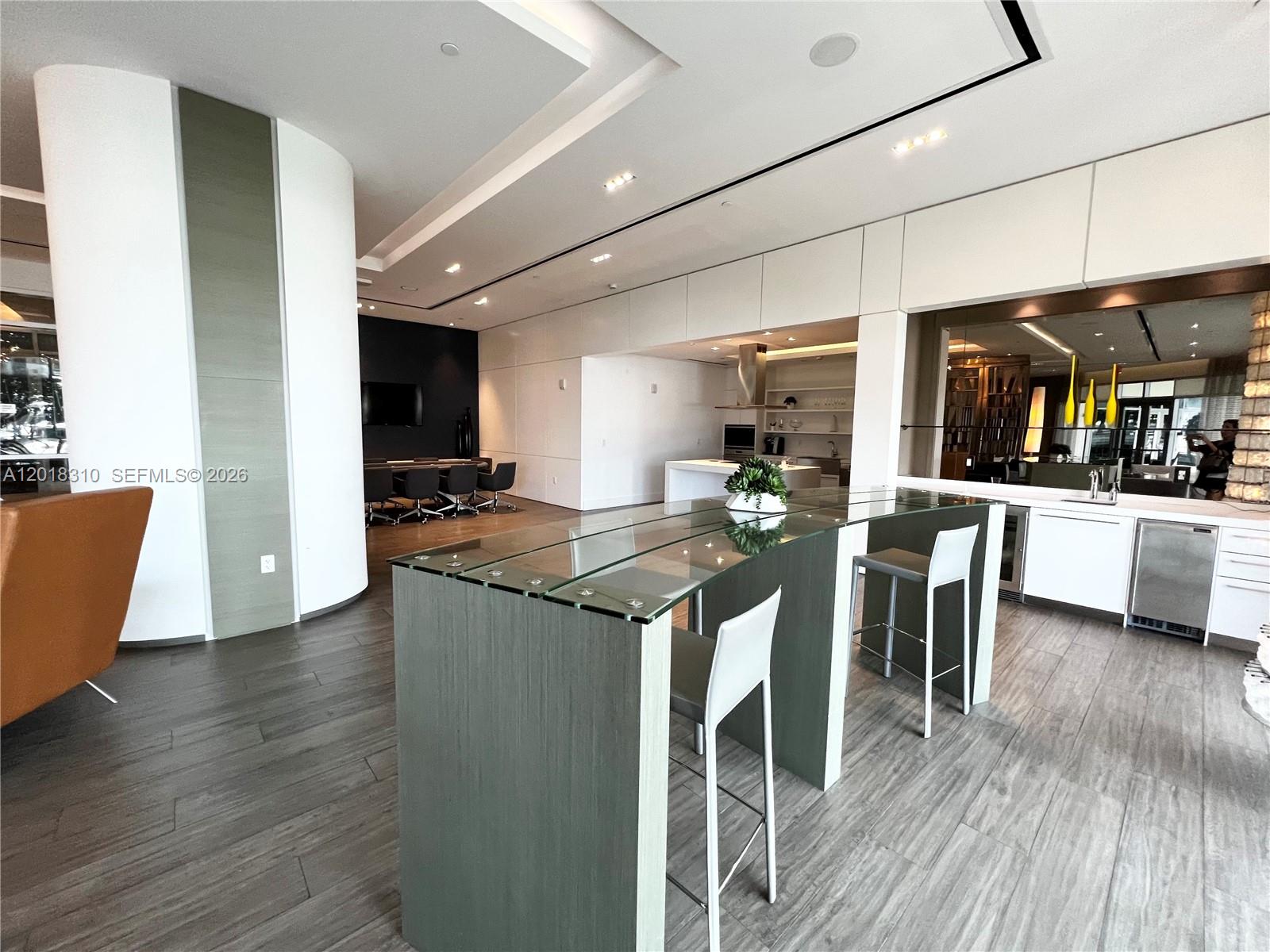 17111 Biscayne Blvd #1102, North Miami Beach FL 33160