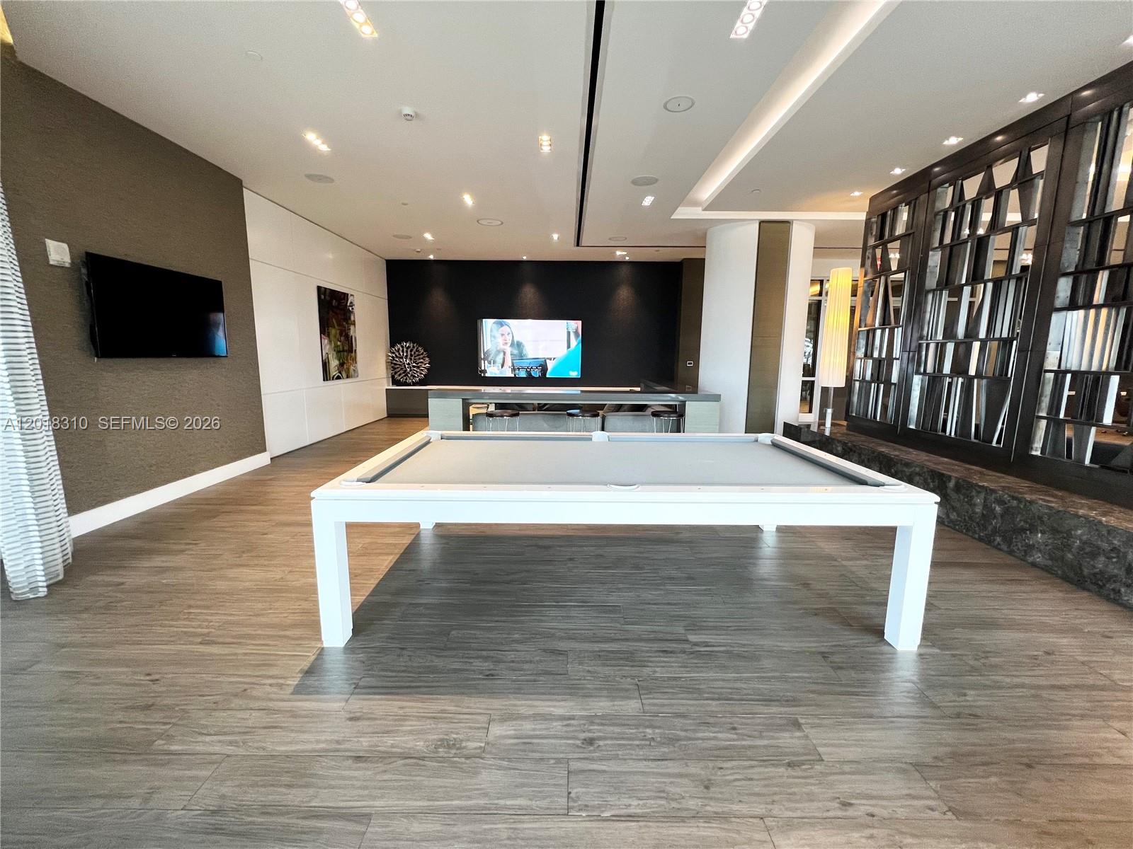 17111 Biscayne Blvd #1102, North Miami Beach FL 33160
