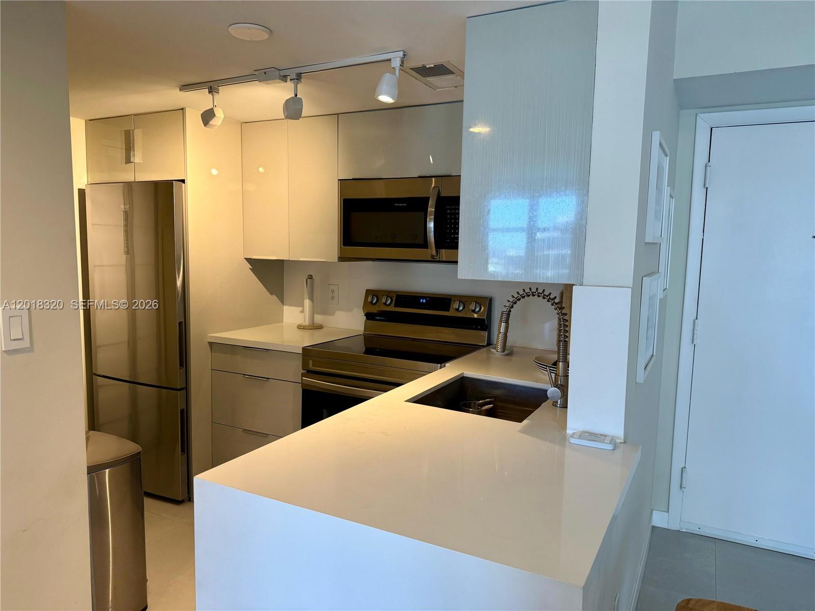 770 Claughton Island Dr #1805, Miami FL 33131