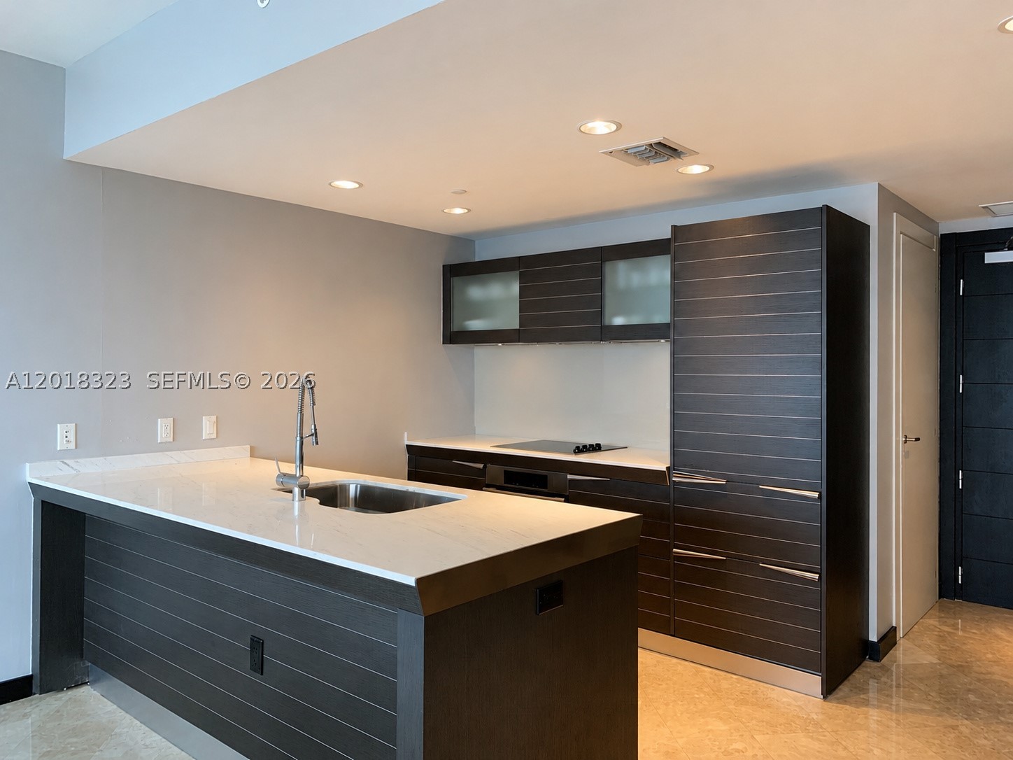 200 Biscayne Boulevard Way #4212, Miami FL 33131