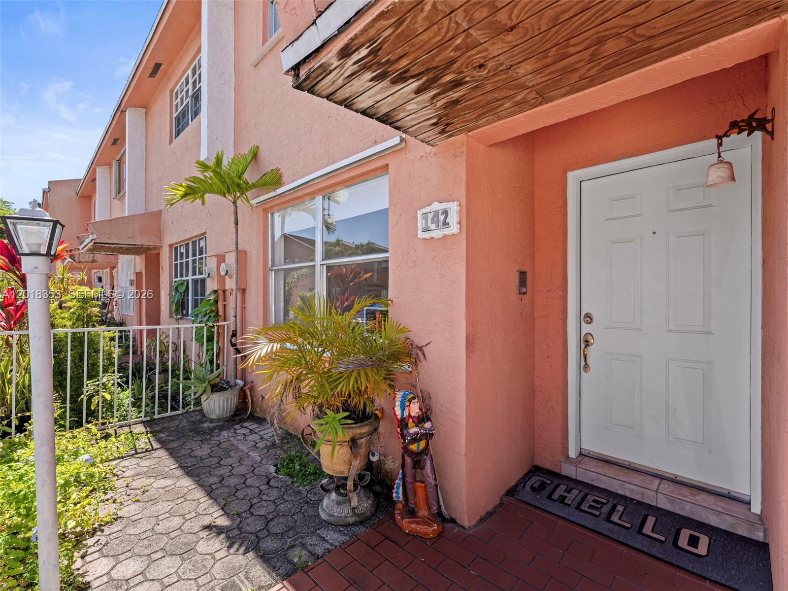 100 SW 110th Ave #142, Sweetwater FL 33174