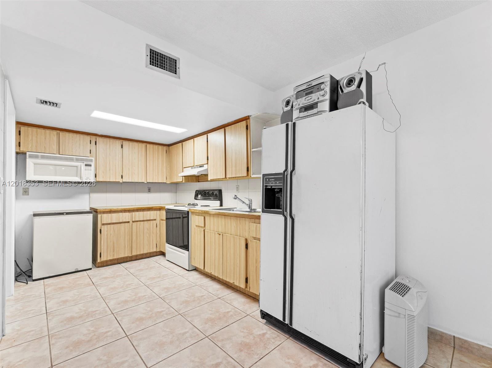 100 SW 110th Ave #142, Sweetwater FL 33174