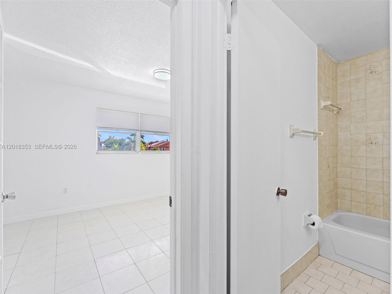 100 SW 110th Ave #142, Sweetwater FL 33174