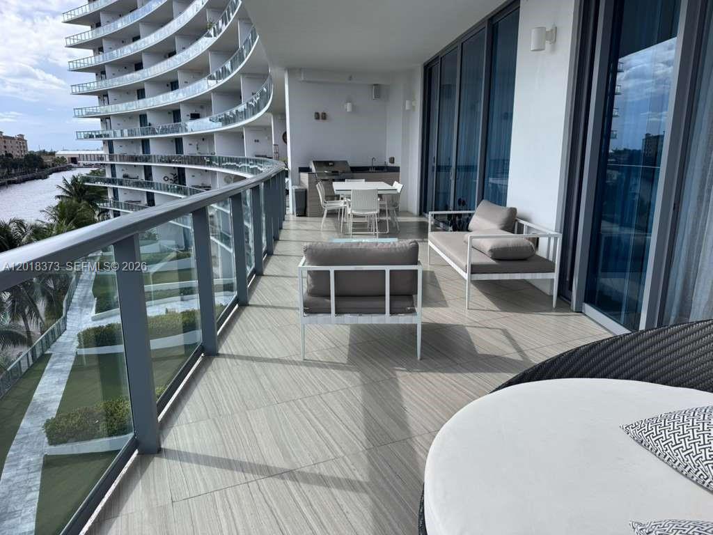 3250 NE 188th St #408, Aventura FL 33180
