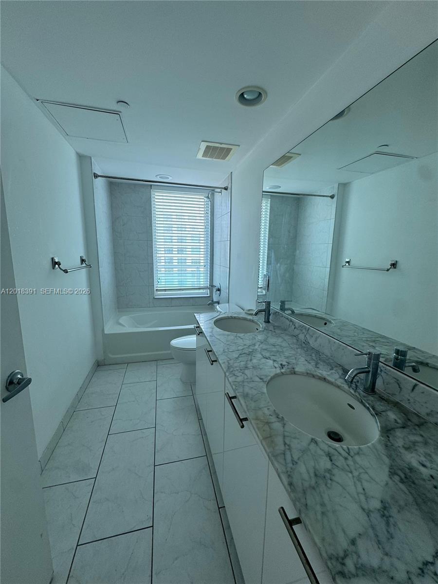 951 N Brickell Ave #3001, Miami FL 33131