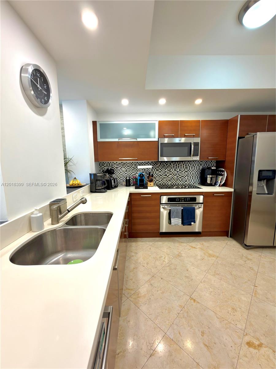 3330 NE 190th St #1610, Aventura FL 33180